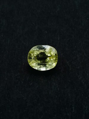 Pukhraj - Yellow sapphire - 5.920 Carats