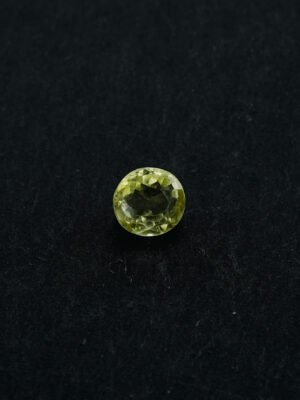 Pukhraj - Yellow sapphire - 2.930 Carats