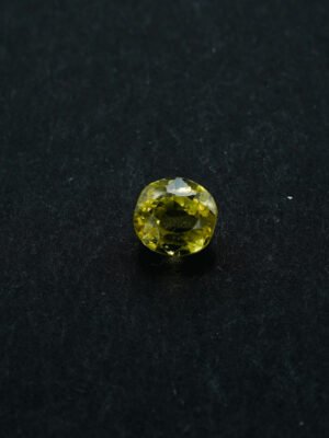 Pukhraj - Yellow sapphire - 3.290 Carats