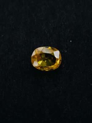 Pukhraj - Yellow sapphire - 9.500 Carats