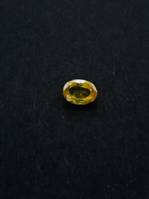 Pukhraj - Yellow sapphire - 6.860 Carats