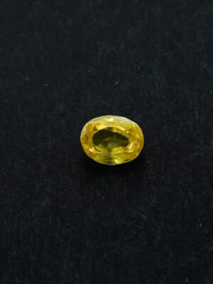 Pukhraj - Yellow sapphire - 8.170 Carats