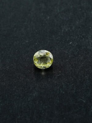 Pukhraj - Yellow sapphire - 2.100 Carats